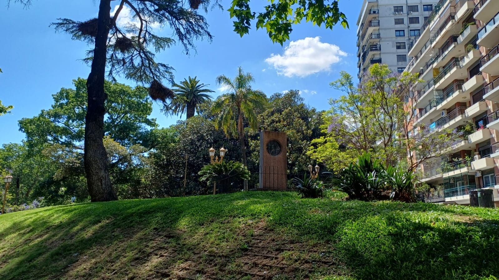 Plaza Barrancas de Belgrano