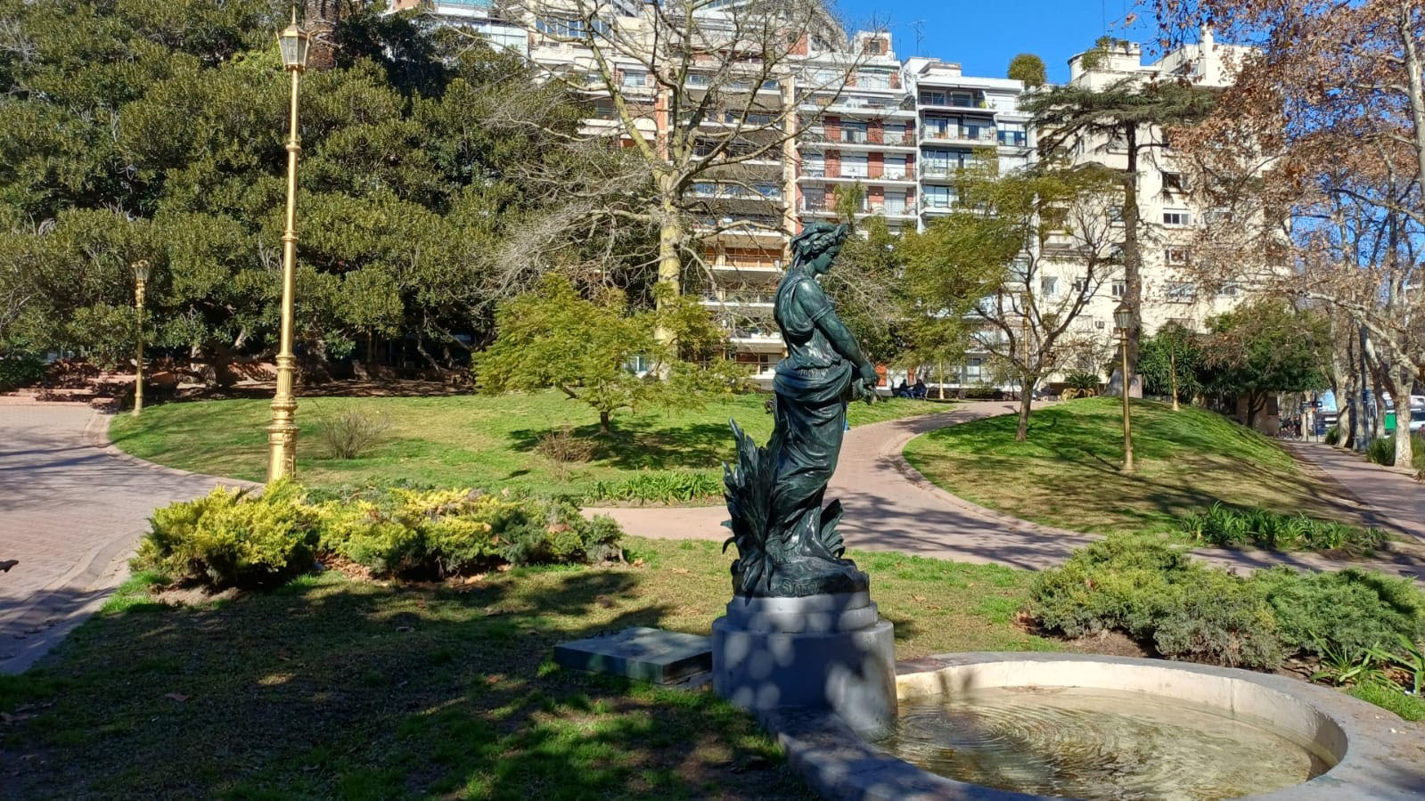 Plaza Barrancas de Belgrano