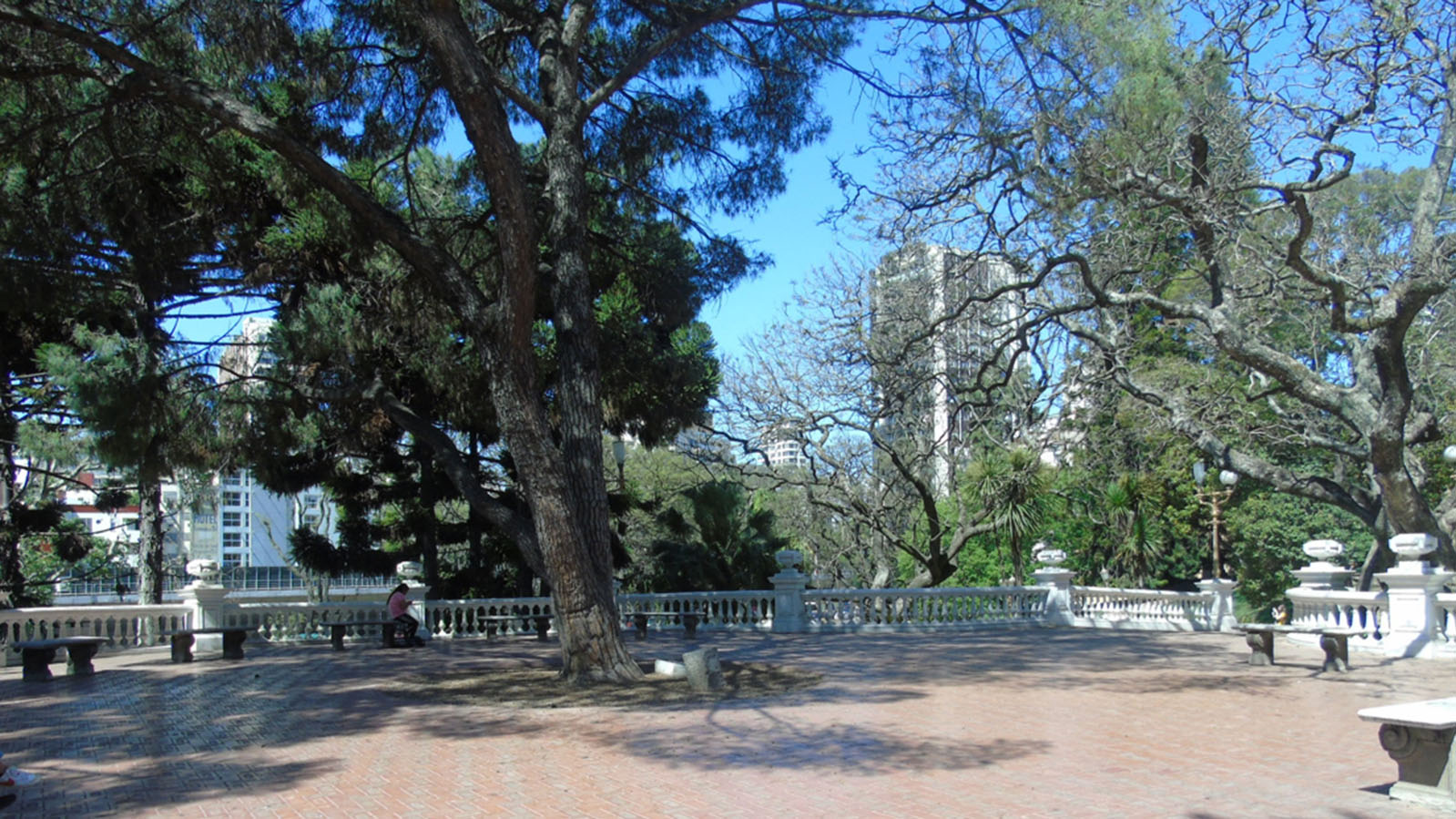 Plaza Barrancas de Belgrano