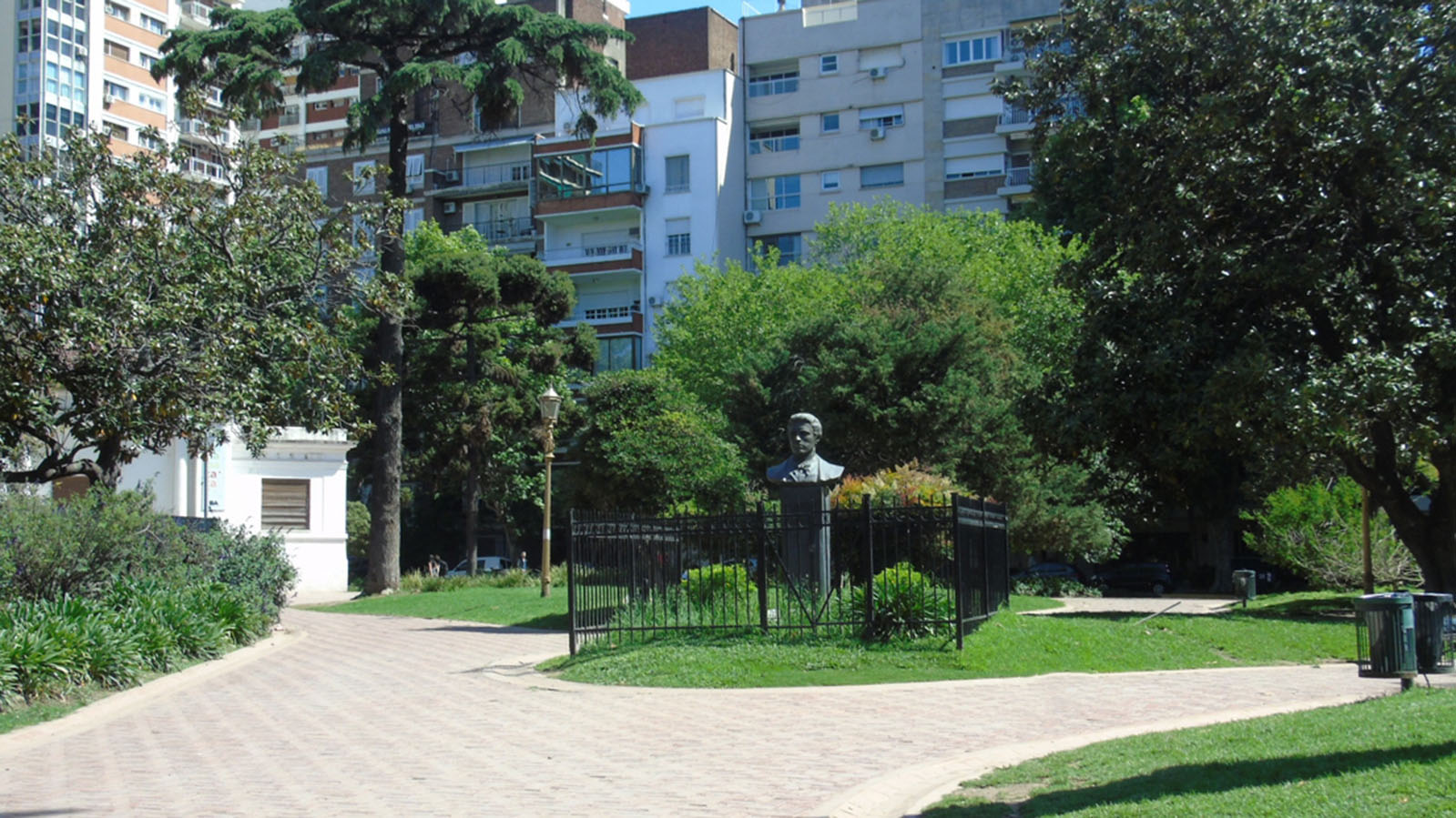 Plaza Barrancas de Belgrano