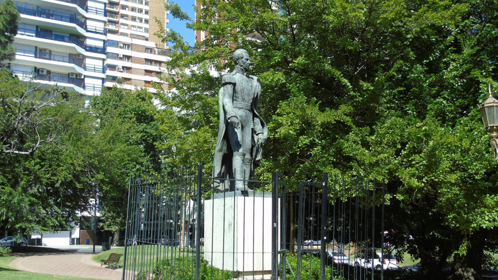 Plaza Barrancas de Belgrano