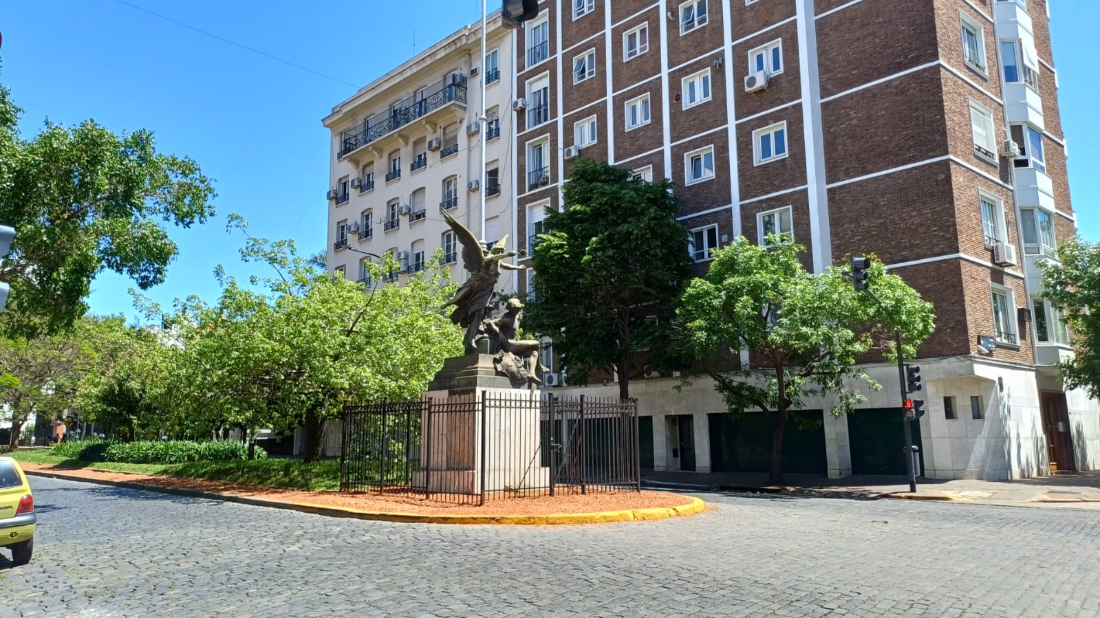 Cantero Central Paseo República de Filipinas