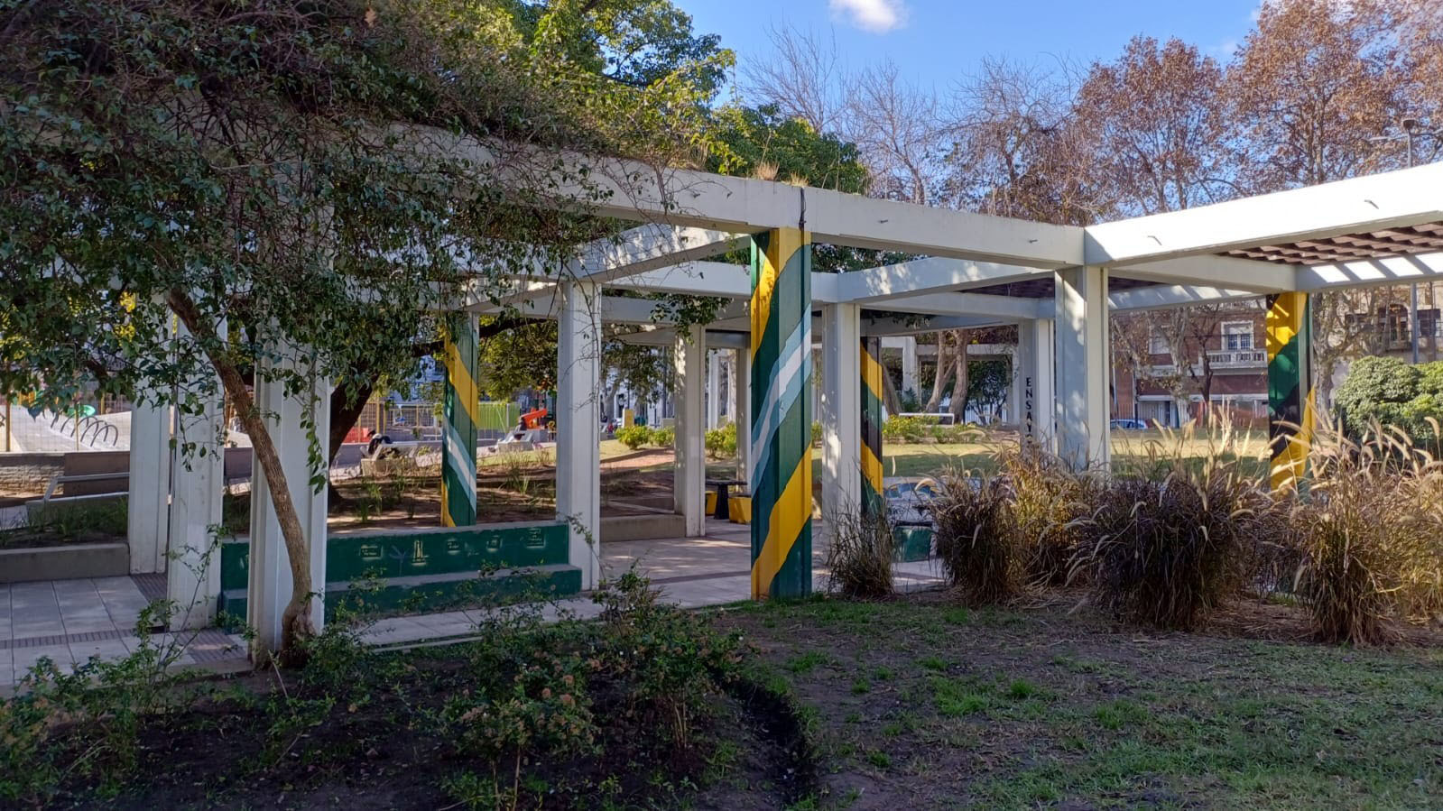 Plaza San Miguel de Garicoits