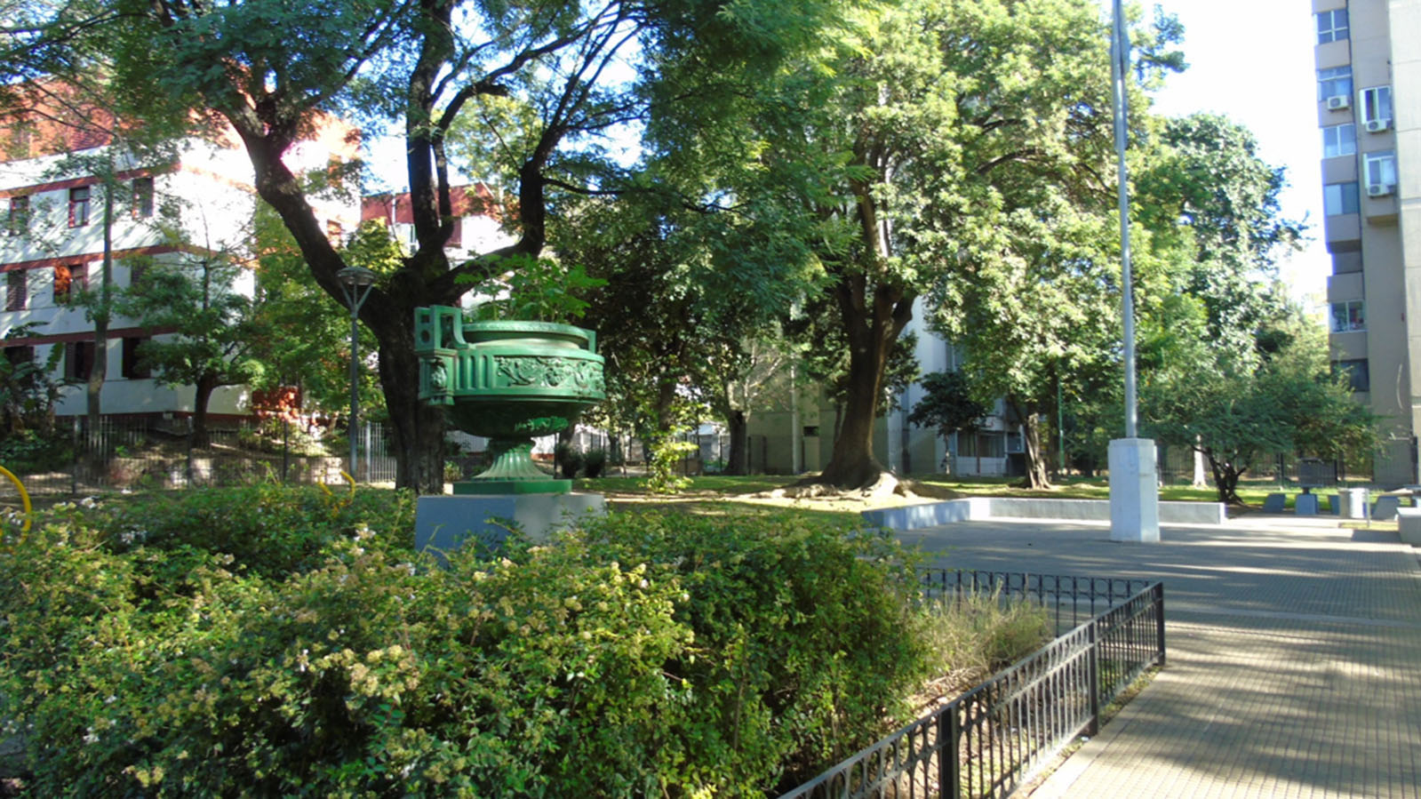 Plaza Francisco Sicardi