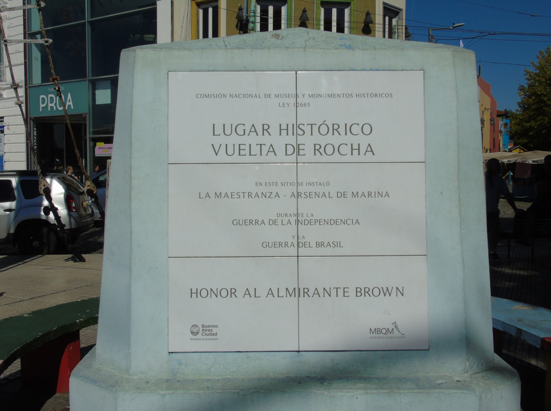 Placas conmemorativas en Vuelta de Rocha