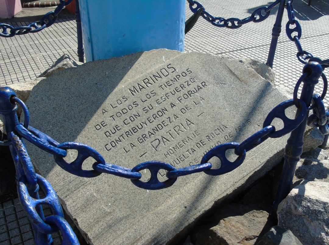 Piedra grabada Homenaje a los Marinos 1945