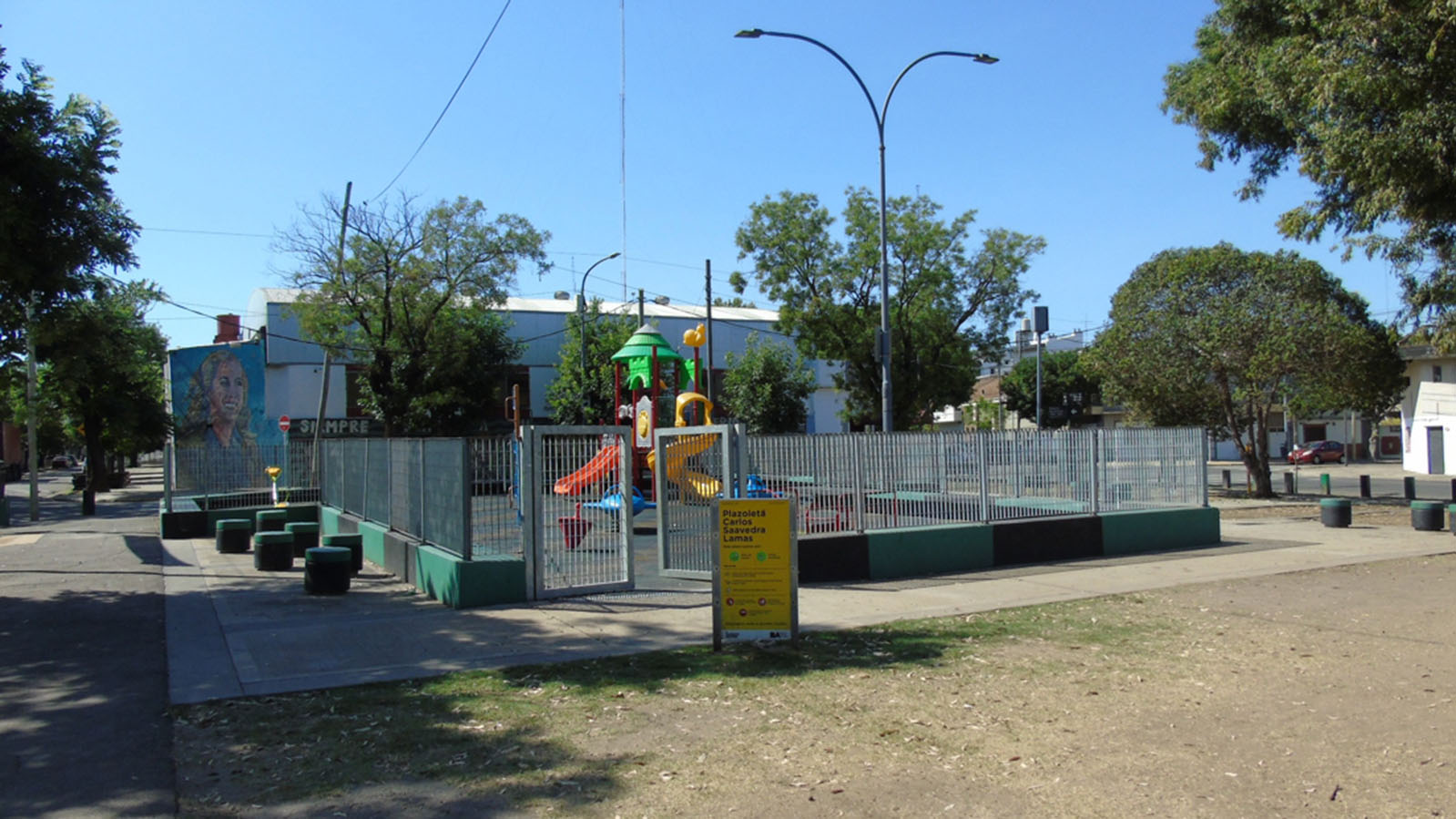 Plazoleta Dr. Carlos Saavedra Lamas