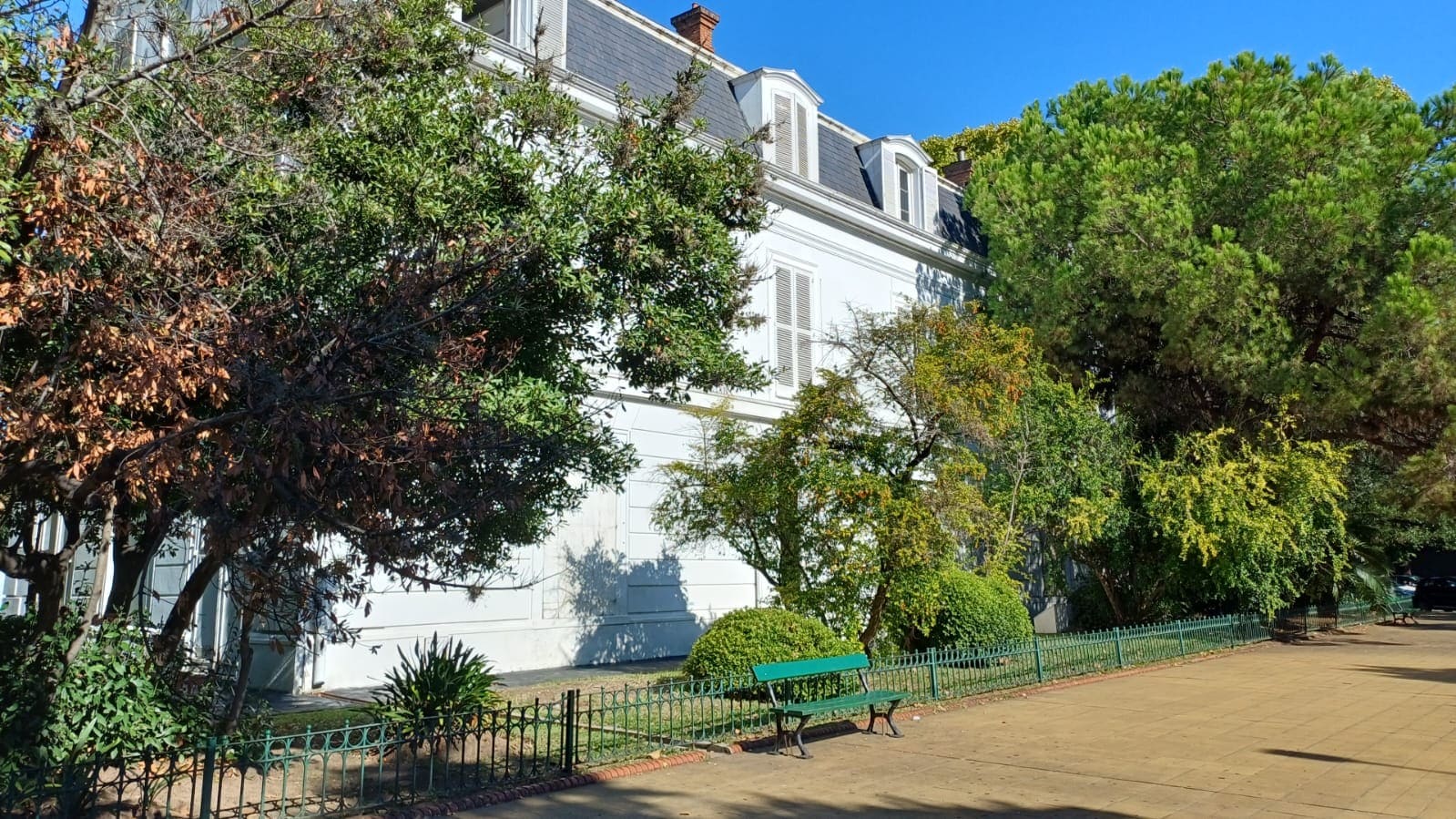 Plaza Grand Bourg