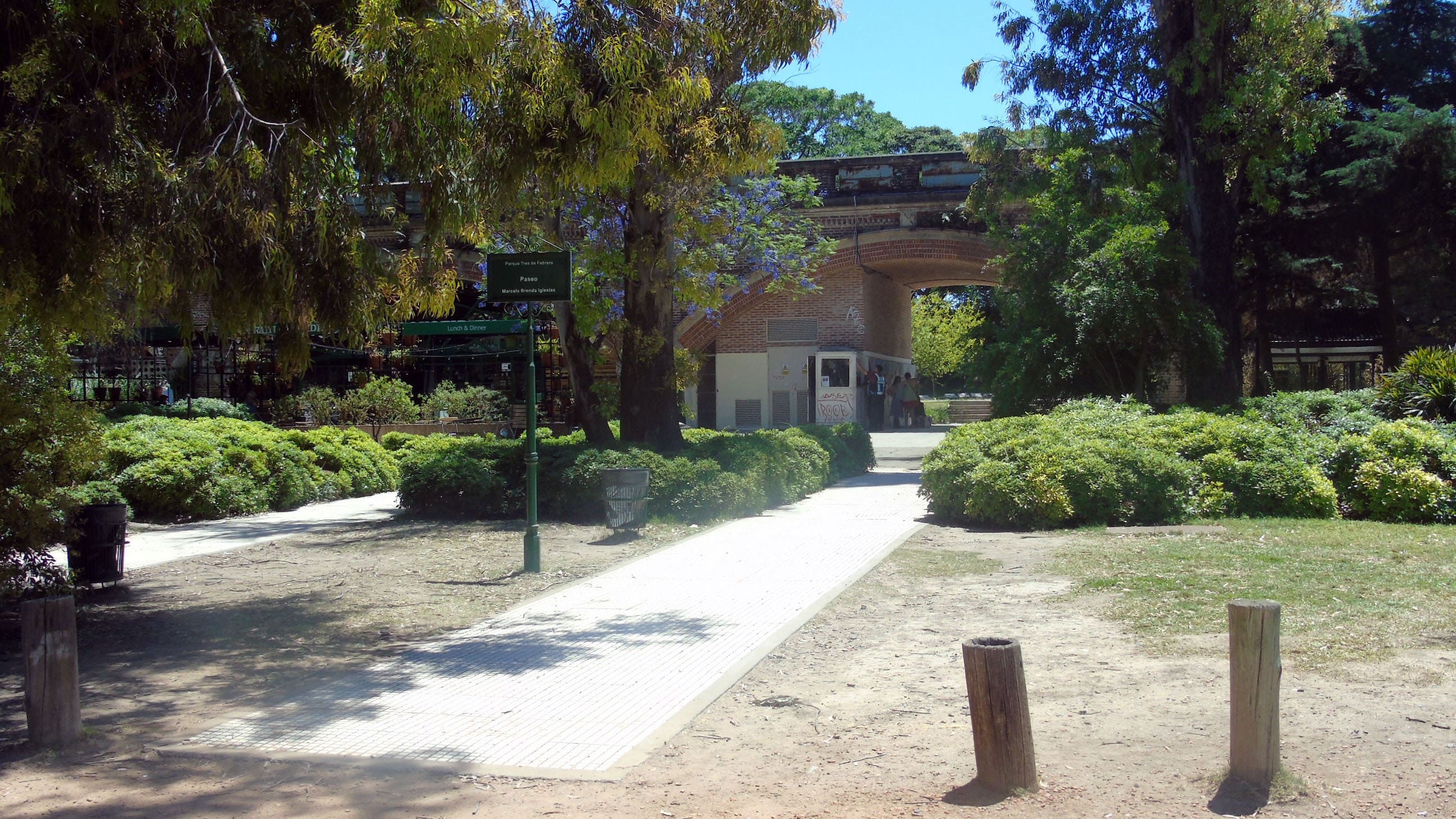 Paseo B Iglesias