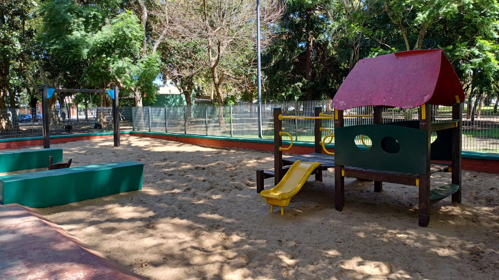 Plaza Dr. José C. Paz