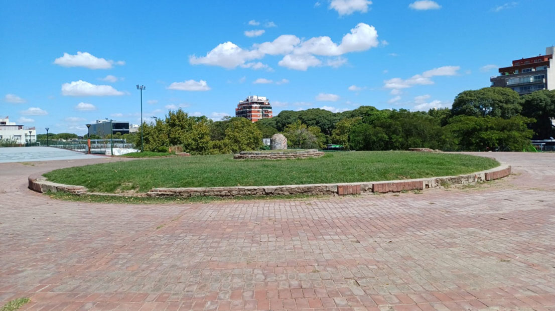 Plaza La Vuelta de Obligado