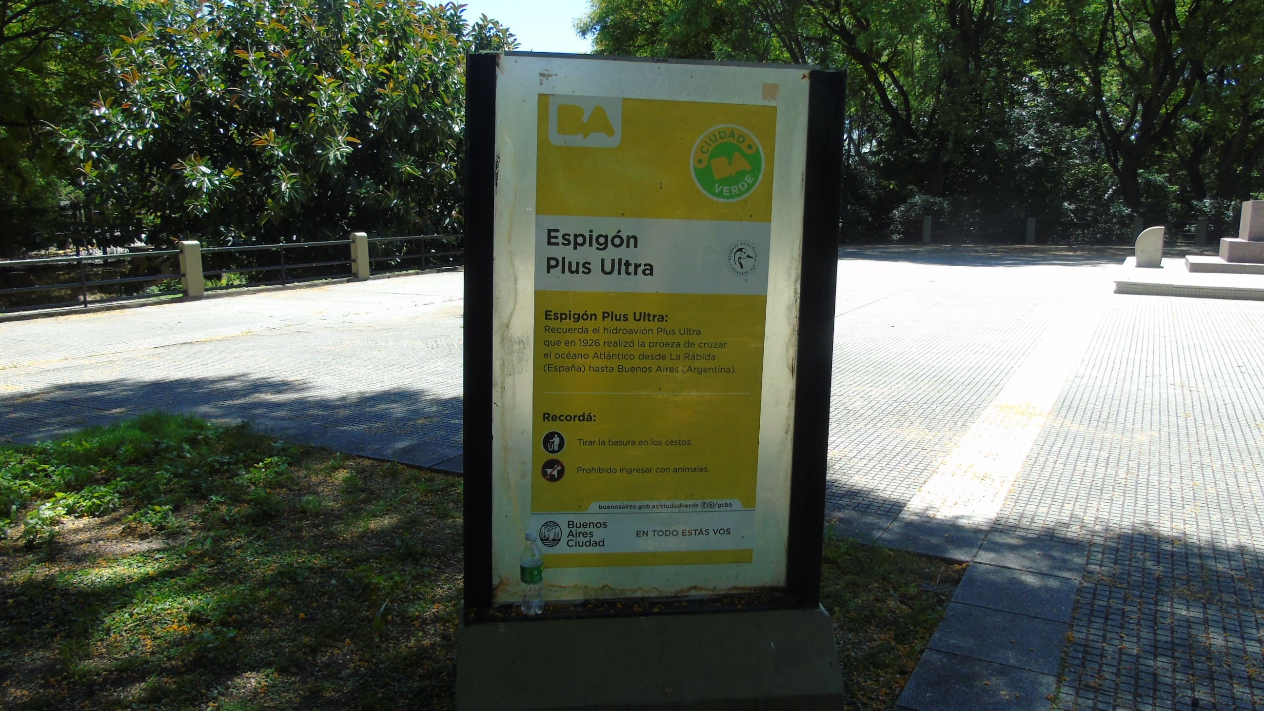 Monumento A la hazaña del Plus Ultra