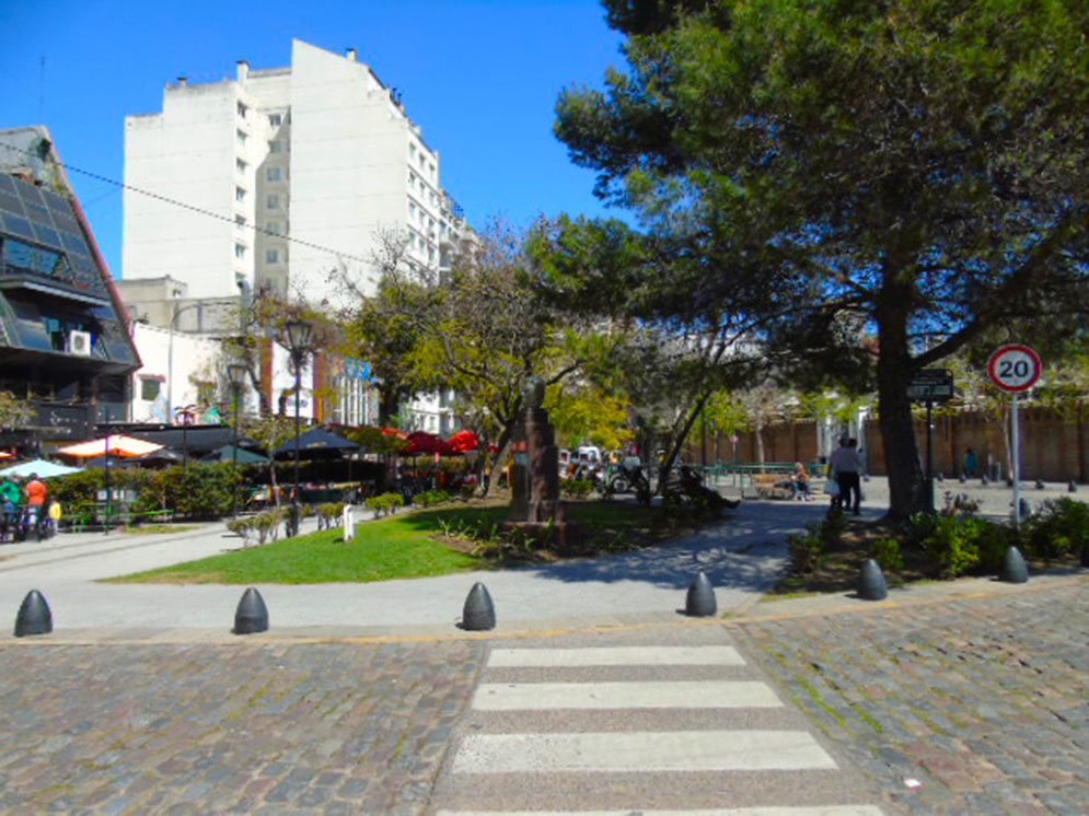 Plazoleta Alberto Lagos