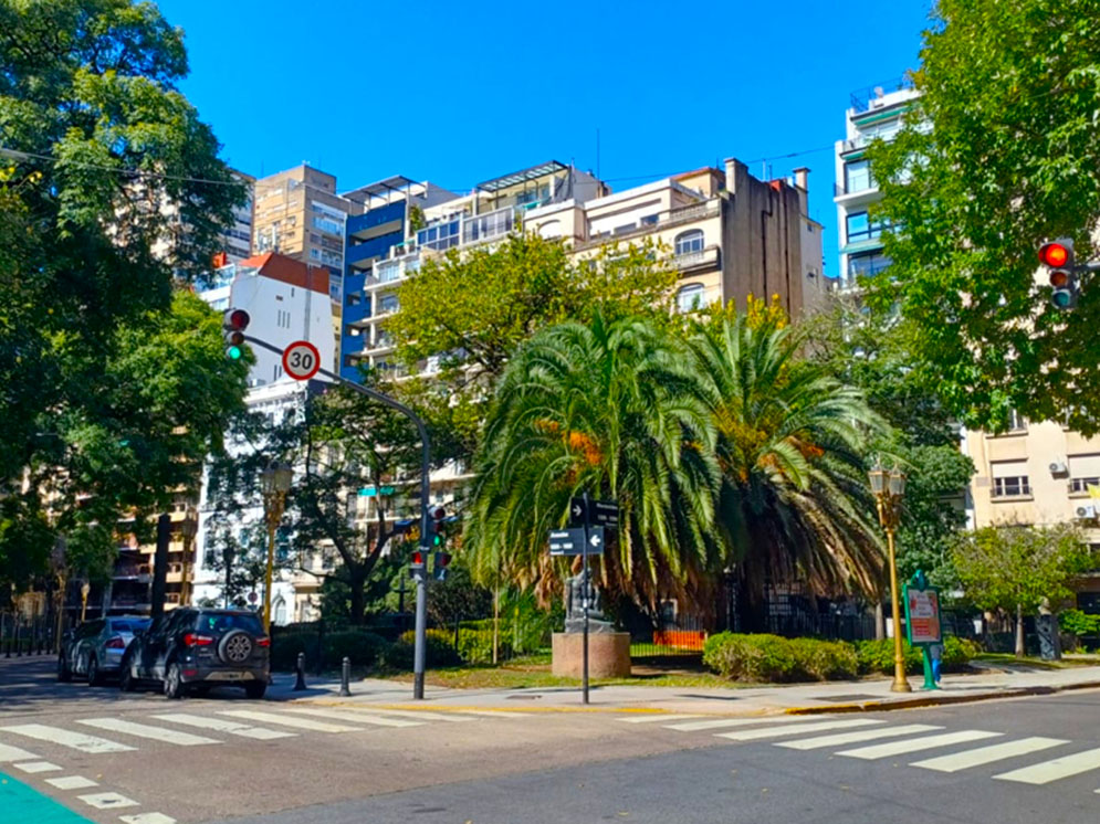 Plazoleta Enrique Udaondo