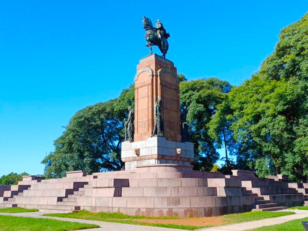 Plazoleta Julio De Caro