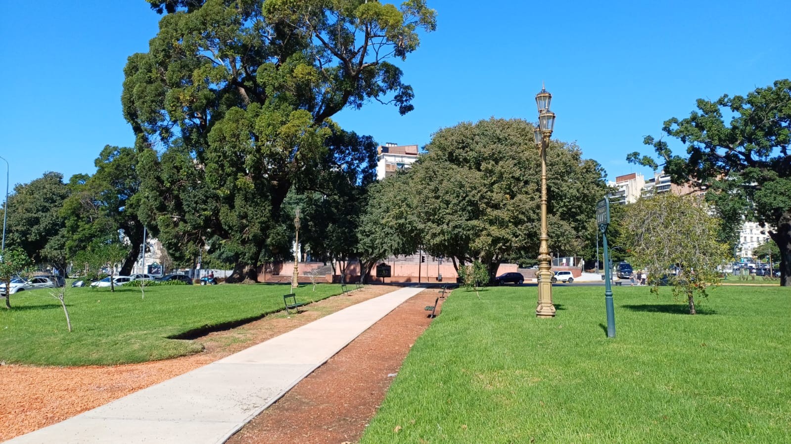 Plaza Dante