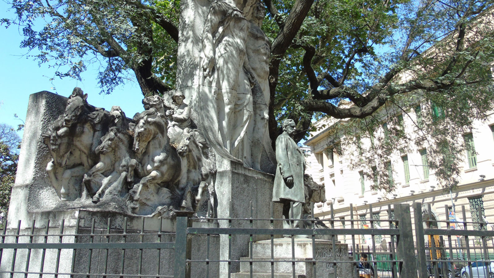 Plaza Rodríguez Peña