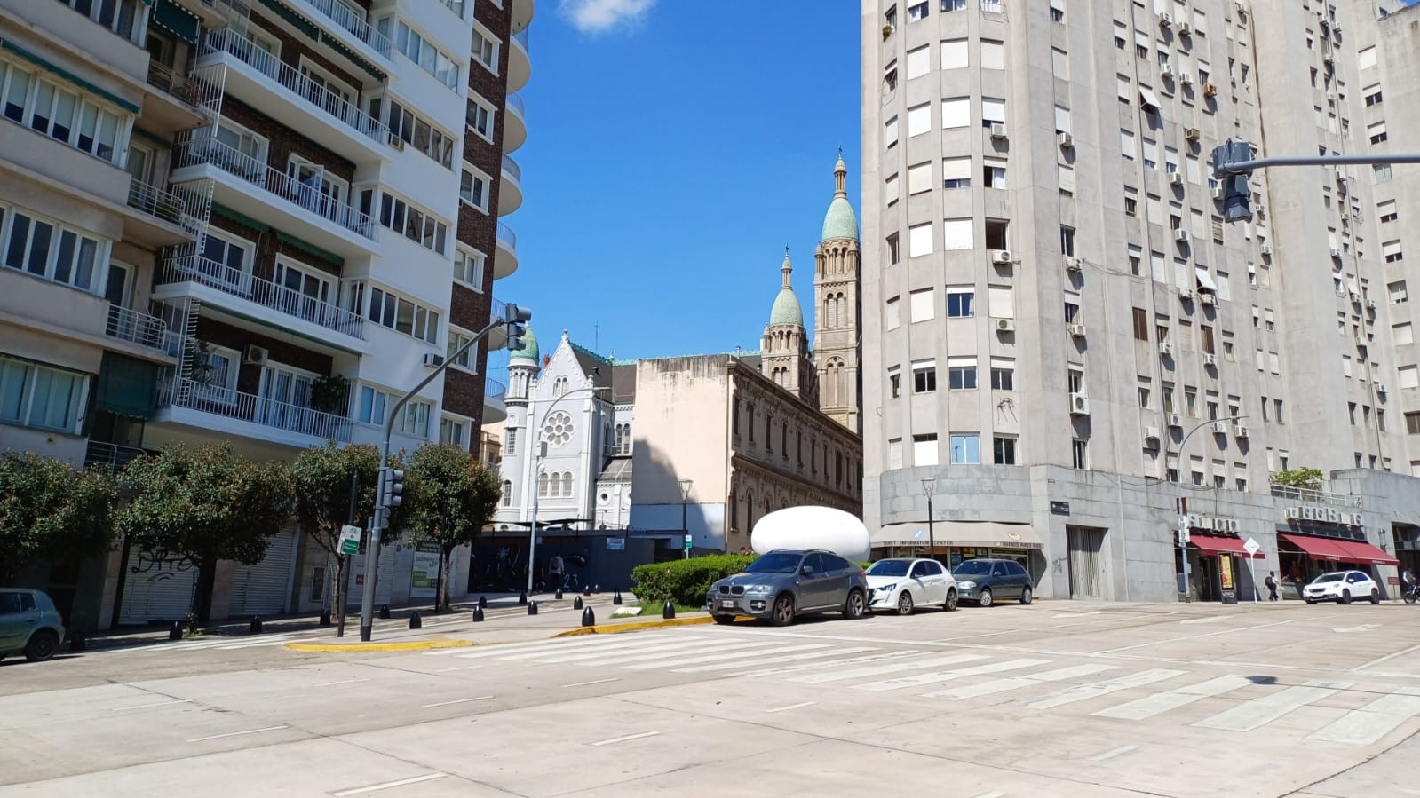 Plazoleta Alberto Evaristo Gianastera