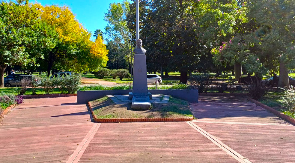 Dr. Vicente Solano Lima