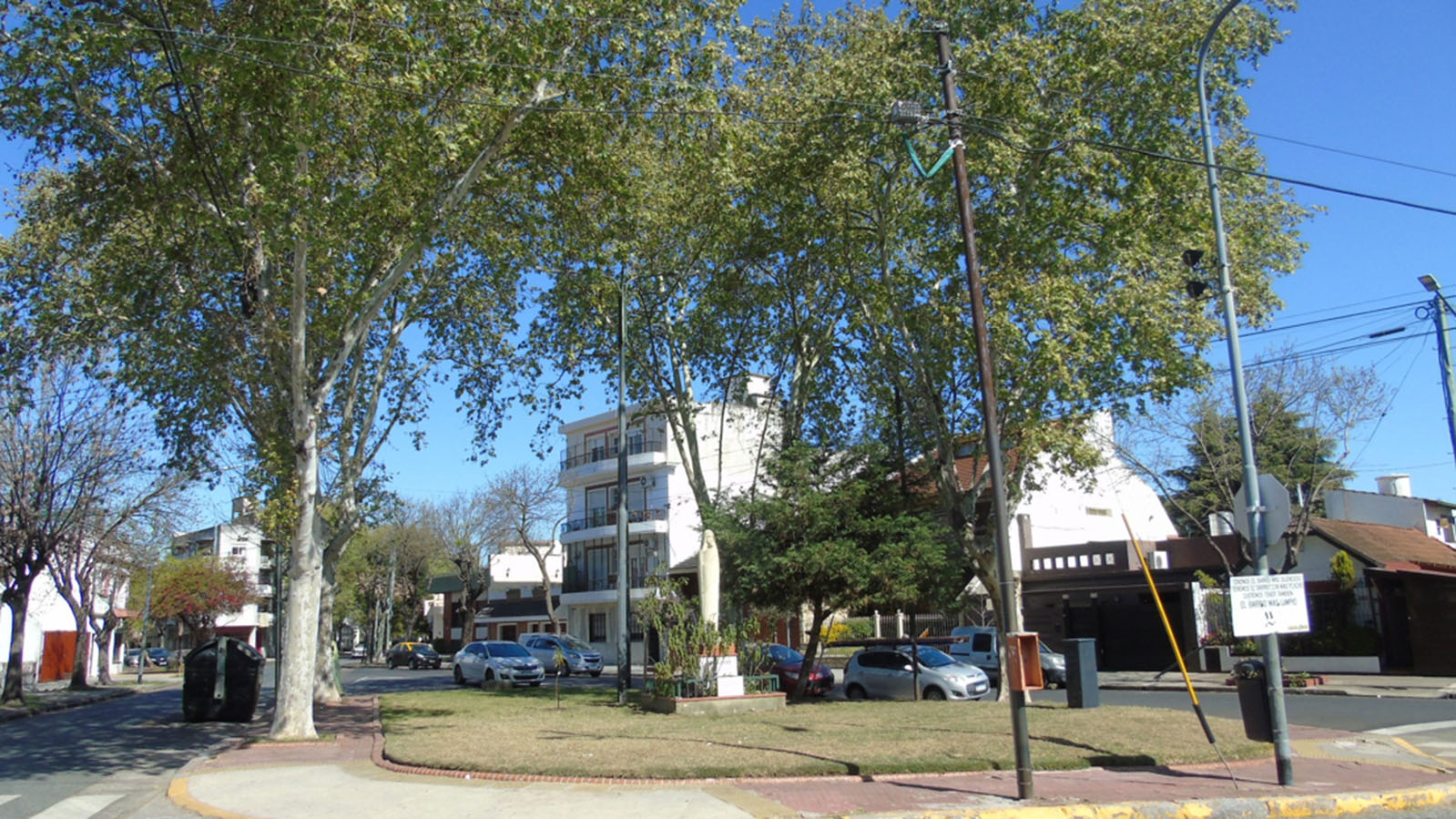 Plazoleta Dr. Rodolfo Erausquin