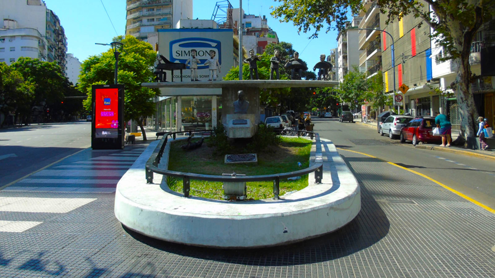 Av. Corrientes y Luis María Drago